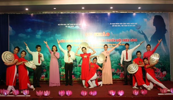 Thư viện Tổng hợp tỉnh Thừa Thiên Huế tham gia chung kết Liên hoan cán bộ thư viện tuyên truyền giới thiệu sách Chủ đề "Việt Nam - Đất nước, Con người"